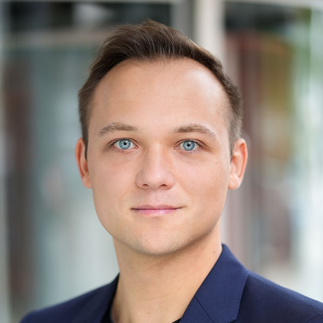Dr. Alexander Neumann